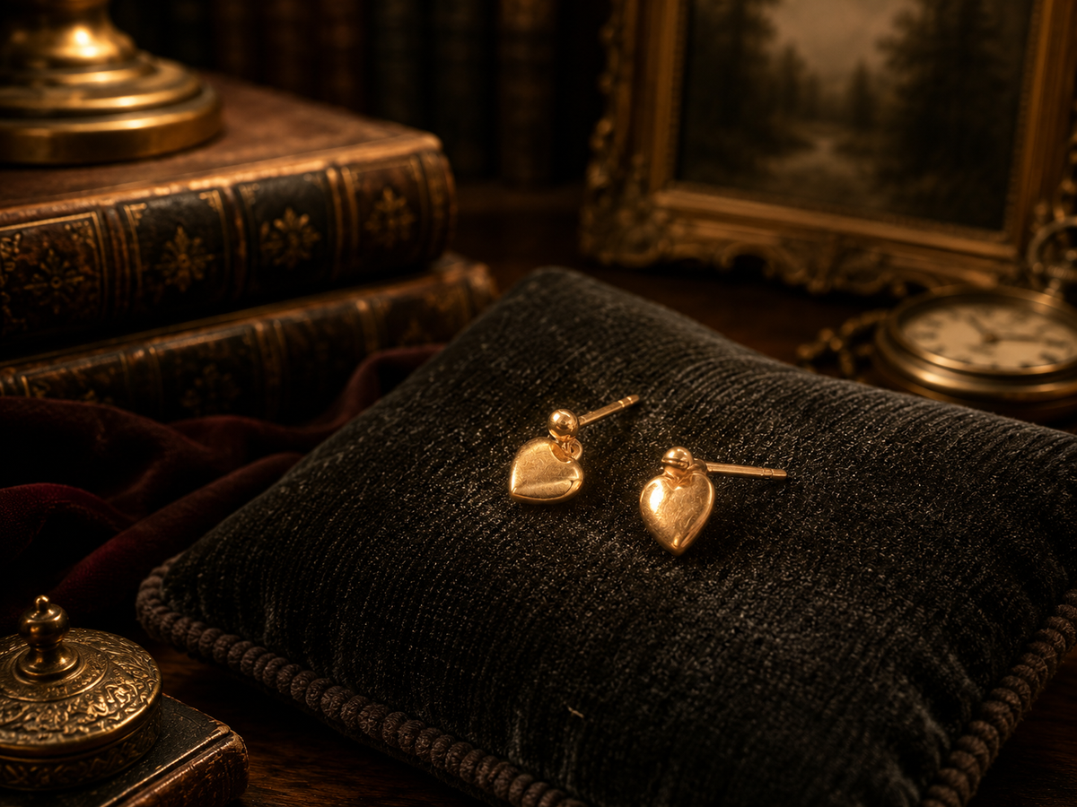 D'Joy petite heart stud earrings