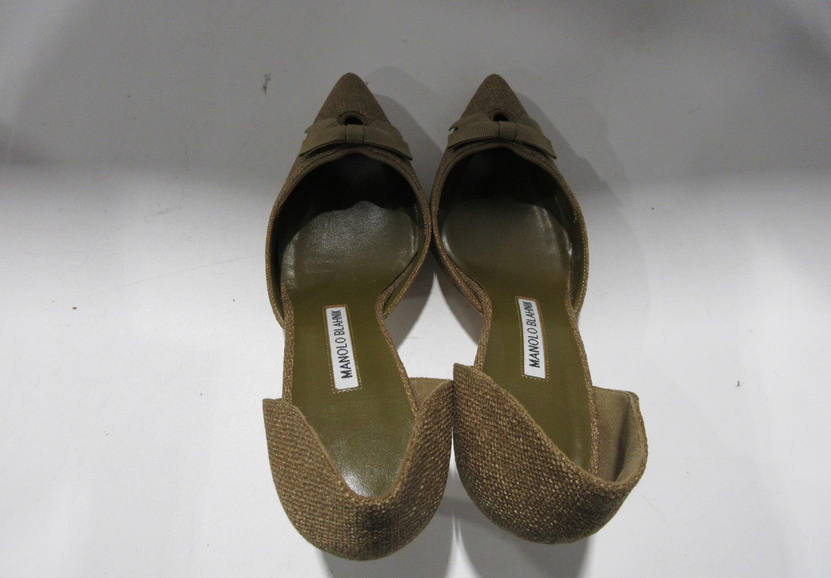 Manolo Blahnik Pointed-Toe Heels Size 38.5 with COA