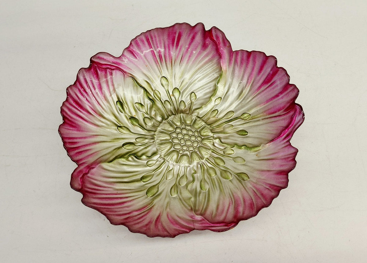 (Need Hero Pics) Pink and White Flower Shaped Decorative Glass Bowl