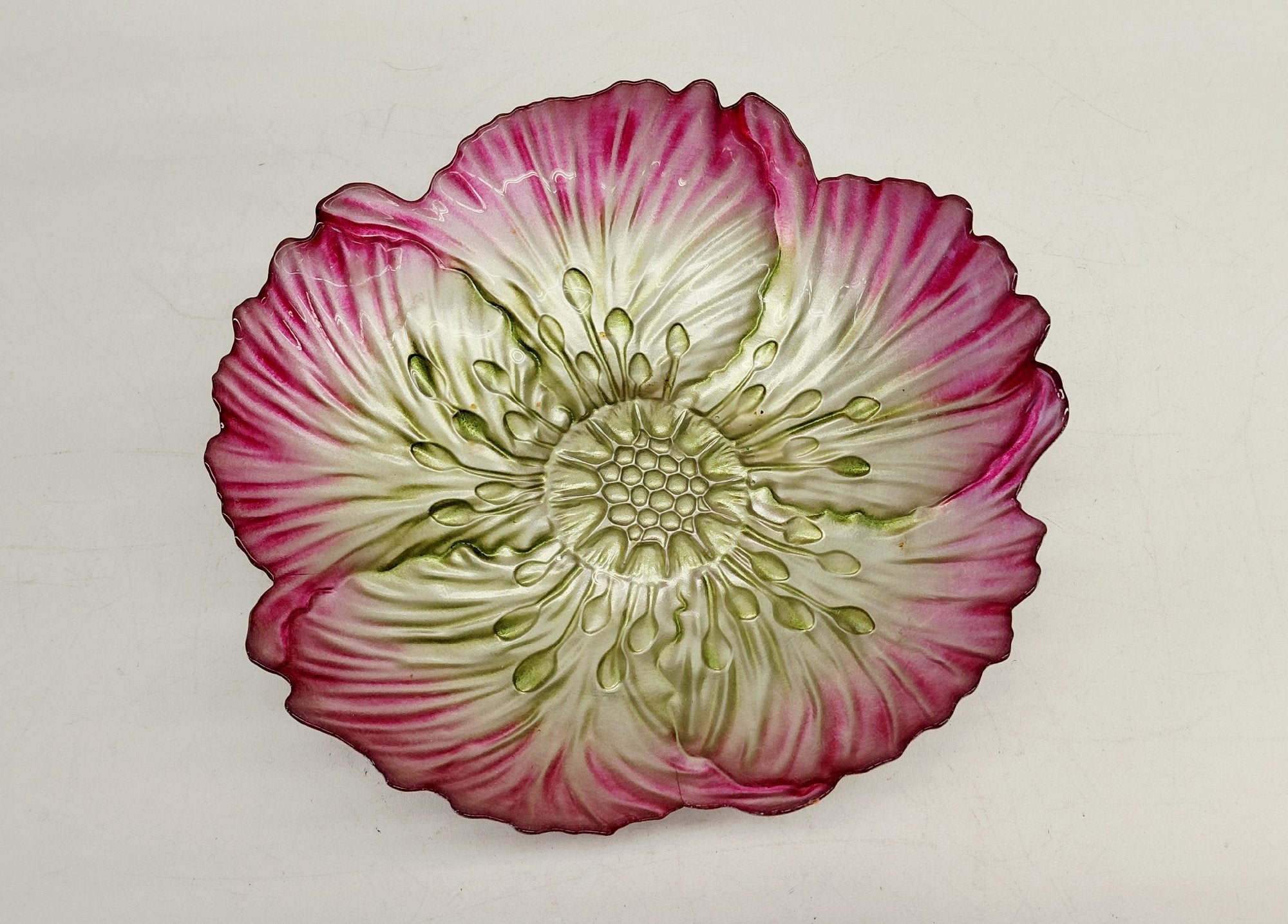 (Need Hero Pics) Pink and White Flower Shaped Decorative Glass Bowl