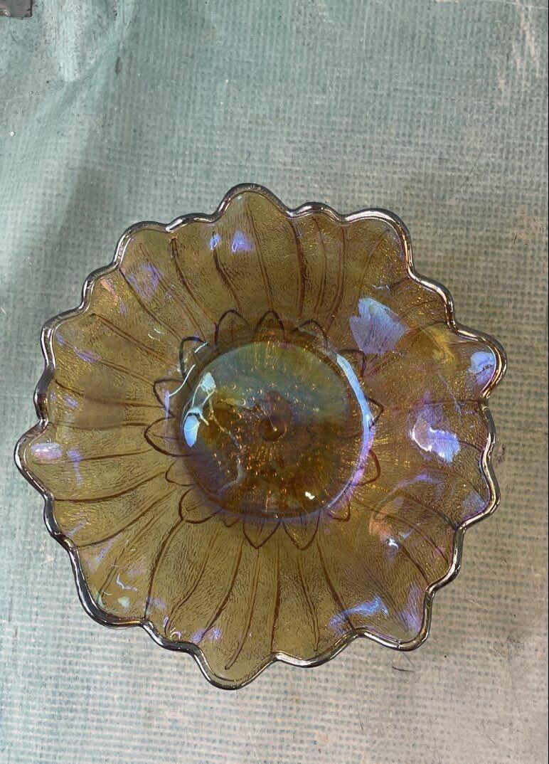 Indiana Glass Sunflower Amber Carnival Bowl Scalloped Rim