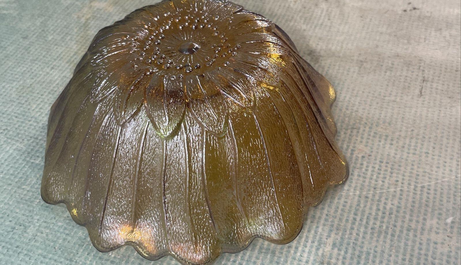 Indiana Glass Sunflower Amber Carnival Bowl Scalloped Rim