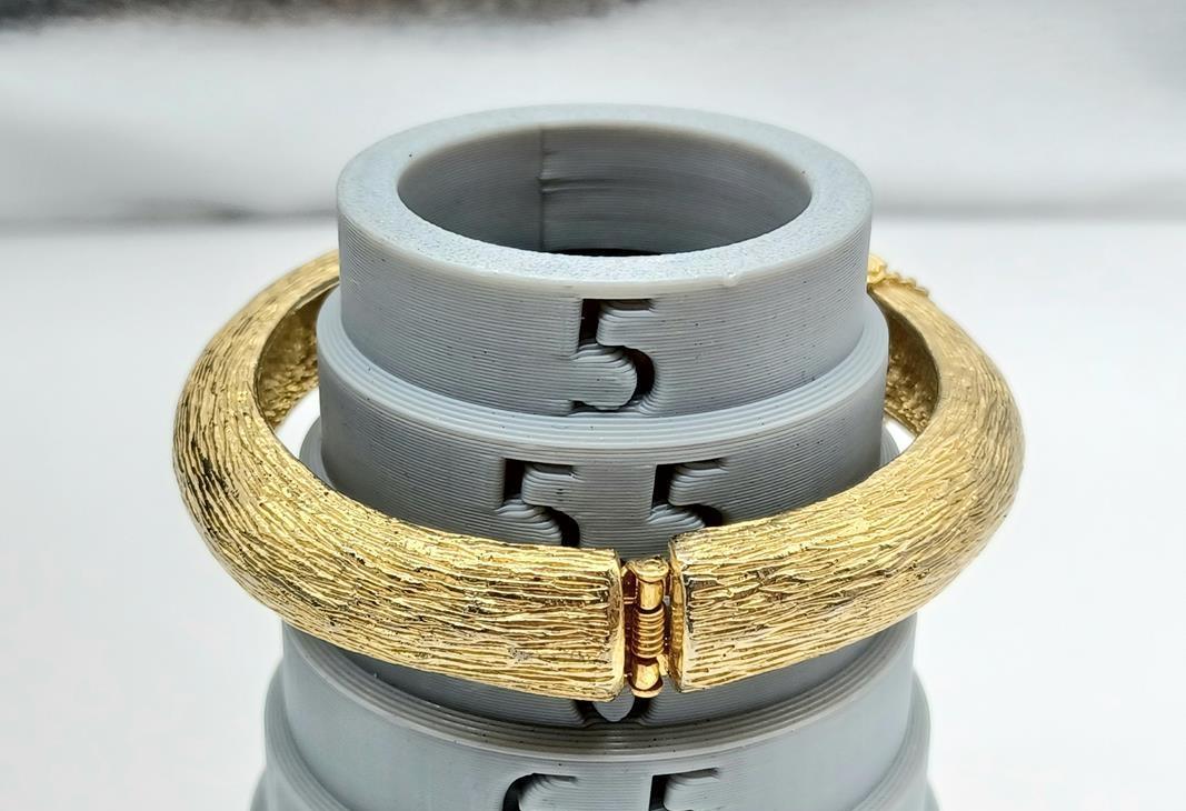 Gold Tone Horse Head Bypass Bangle Bracelet Green Eyes