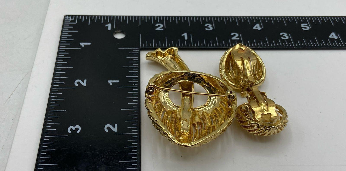Gold-tone openwork ribbed mushroom brooch with matching mushroom clip-on earrings, view 4