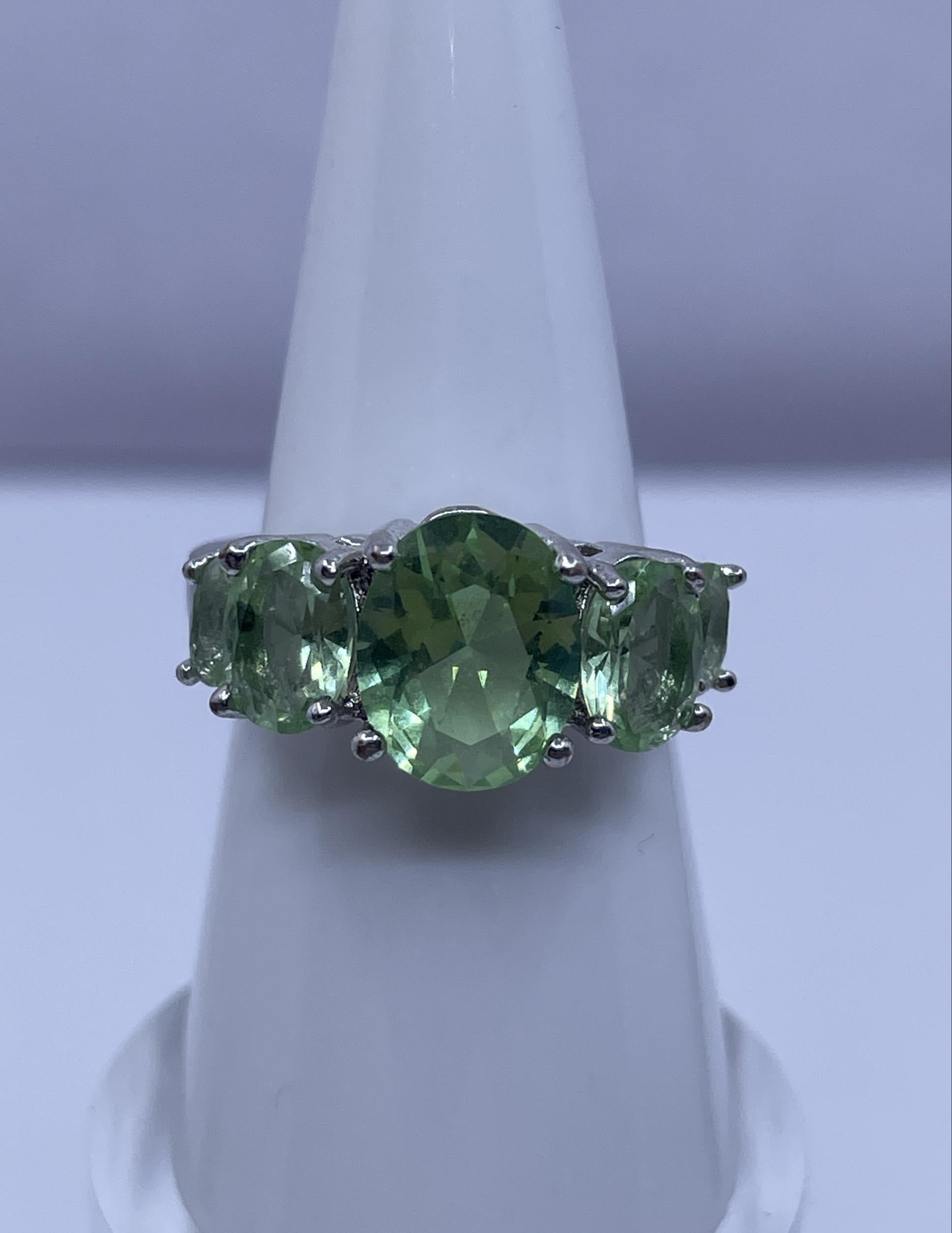 Silver Tone Three Stone Green Oval Ring Size 7