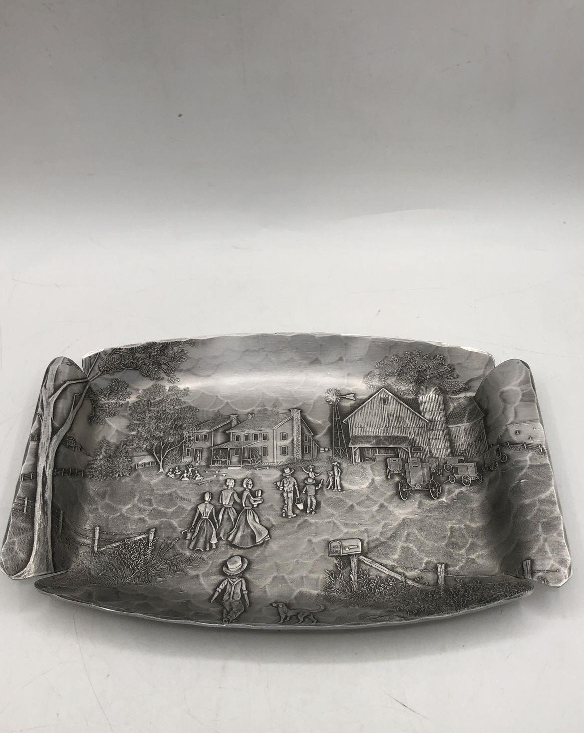 Wendell August Hammered Aluminum Farm Scene Tray