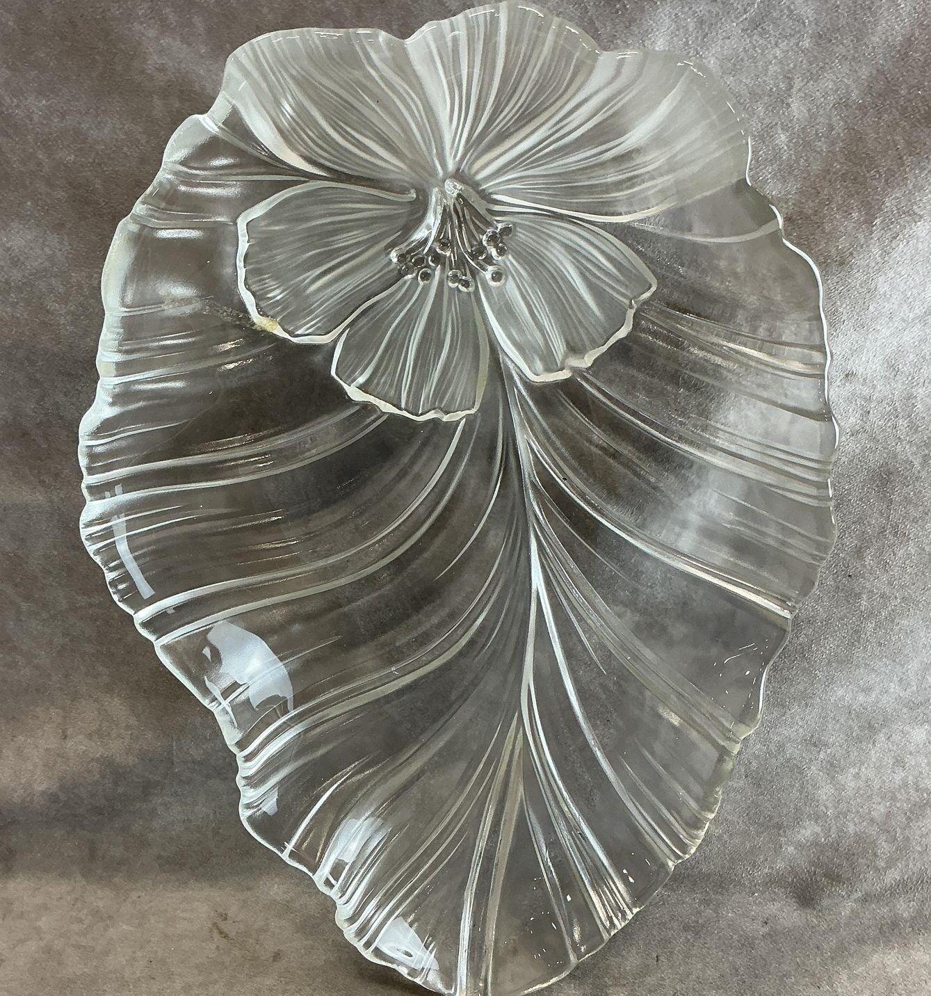 Mikasa Hibiscus Frost Clear Leaf Centerpiece Platter 17.5 Inch