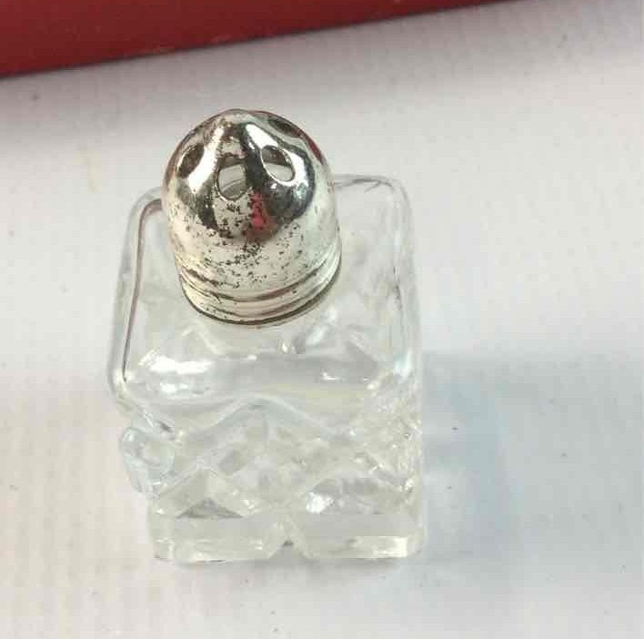 Leonard Glass & Silver-tone Salt and Pepper Shakers 8 Piece Set Vintage Japan