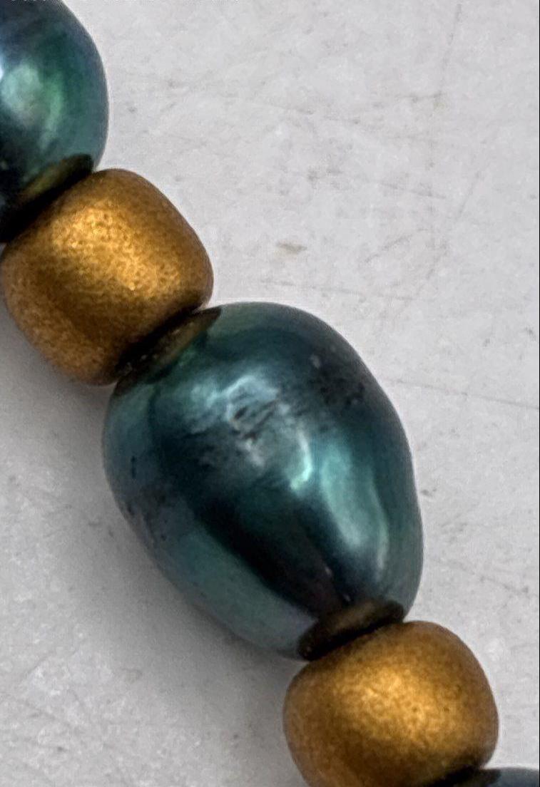 Peacock Freshwater Pearl Necklace Gold Tone Spacers