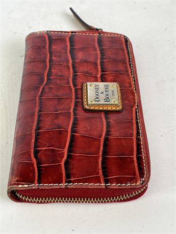 Vintage Dooney & Bourke Croc Embossed Red Leather Zip Wallet [B23829]