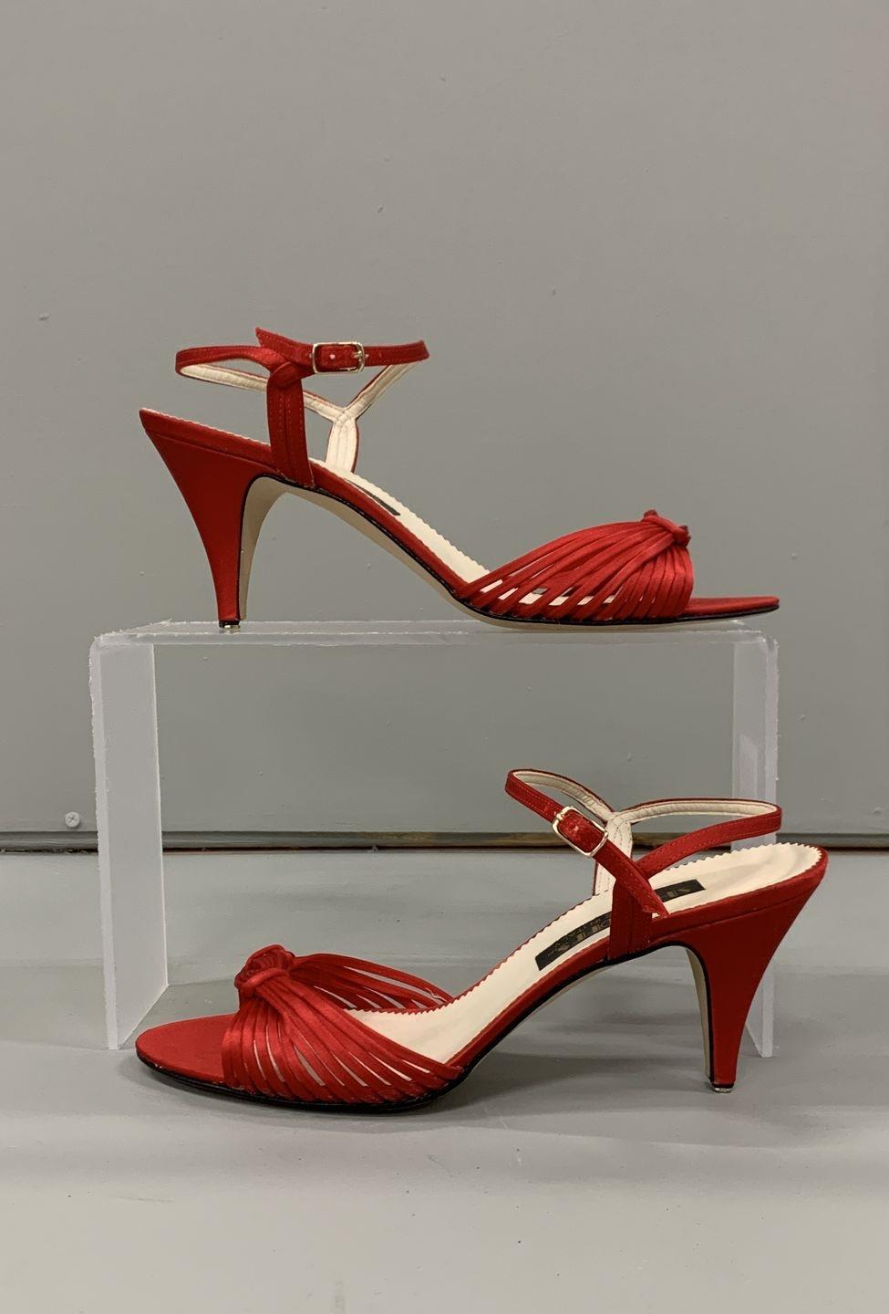Showoffs Red Satin Strappy Knotted Heels Made In Italy Size 8N