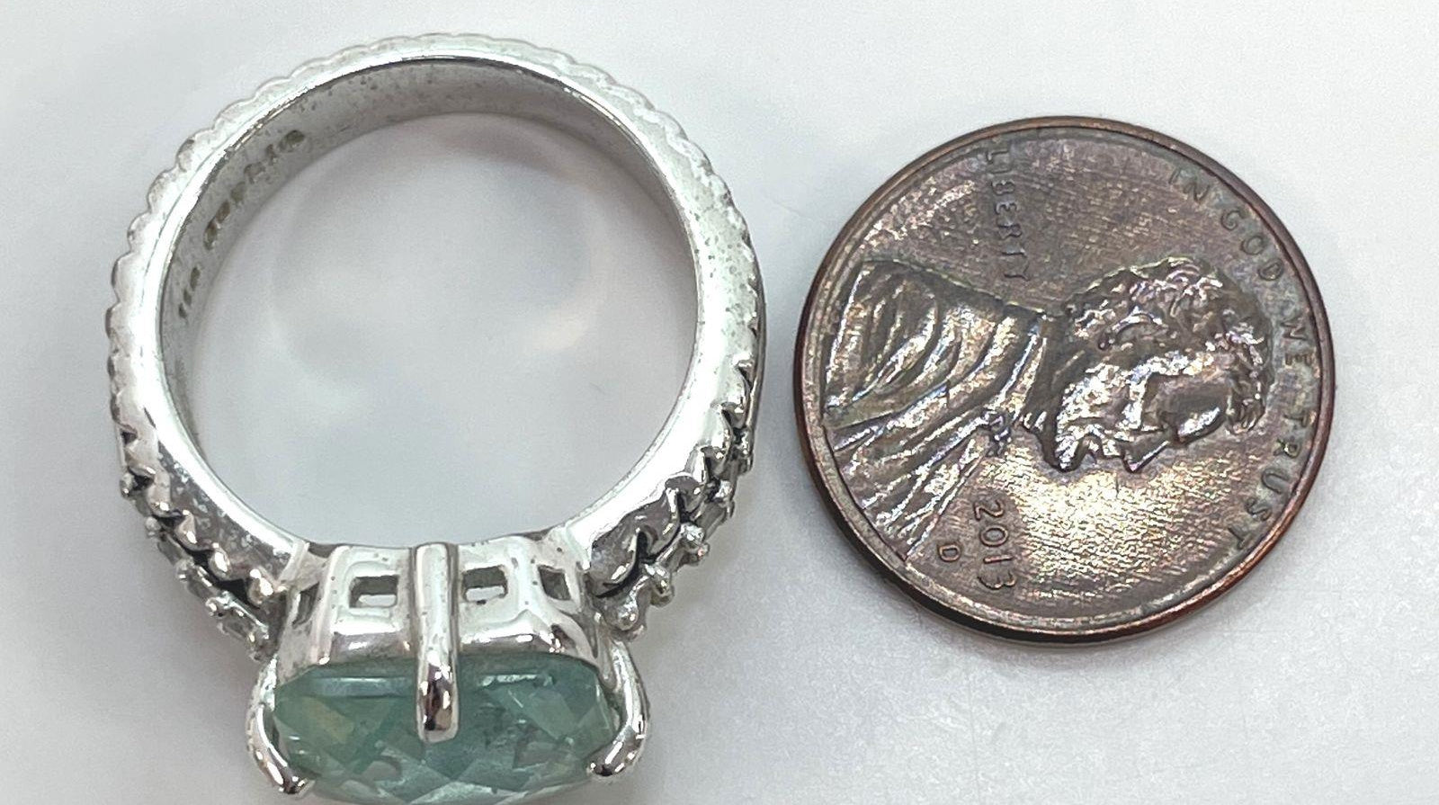 Silver Tone Lia Sophia Blue Glass Stone Ring 6.1g