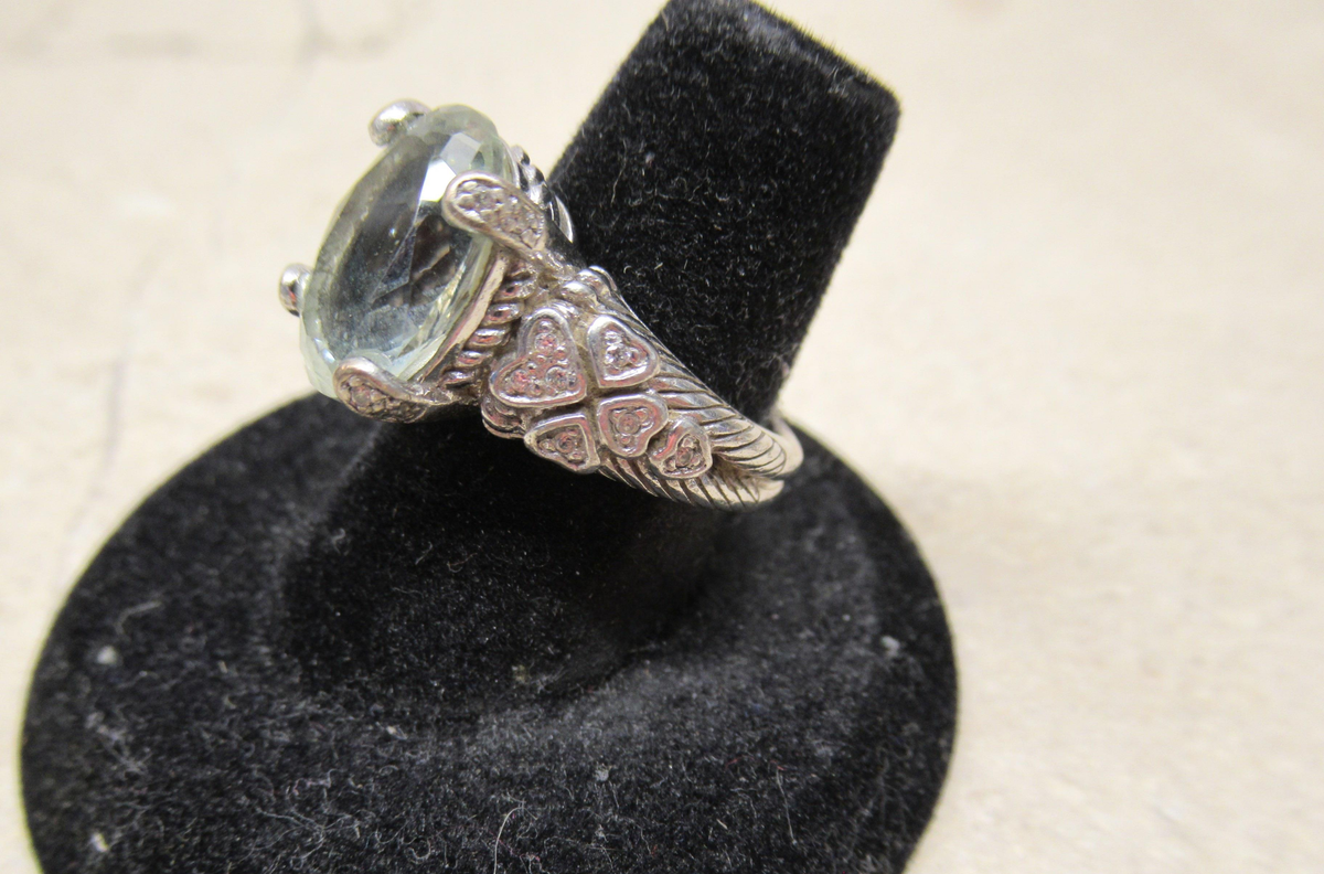 Silver ring with light green cubic zirconia stone, view 4
