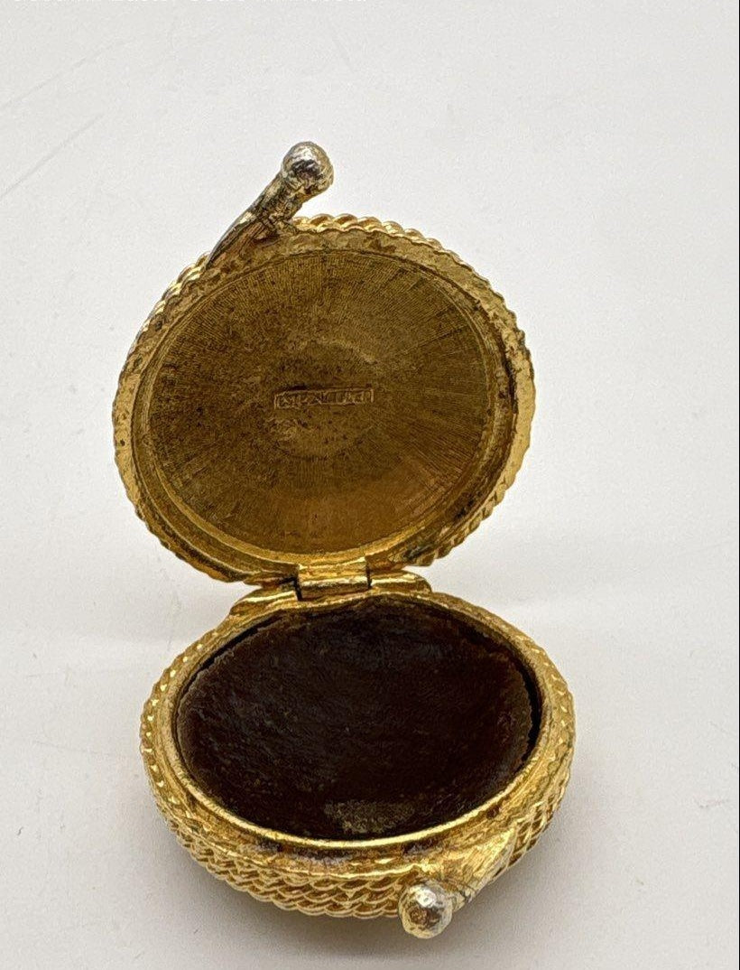 ESTEE LAUDER Textured Gold-Tone Perfume Compact