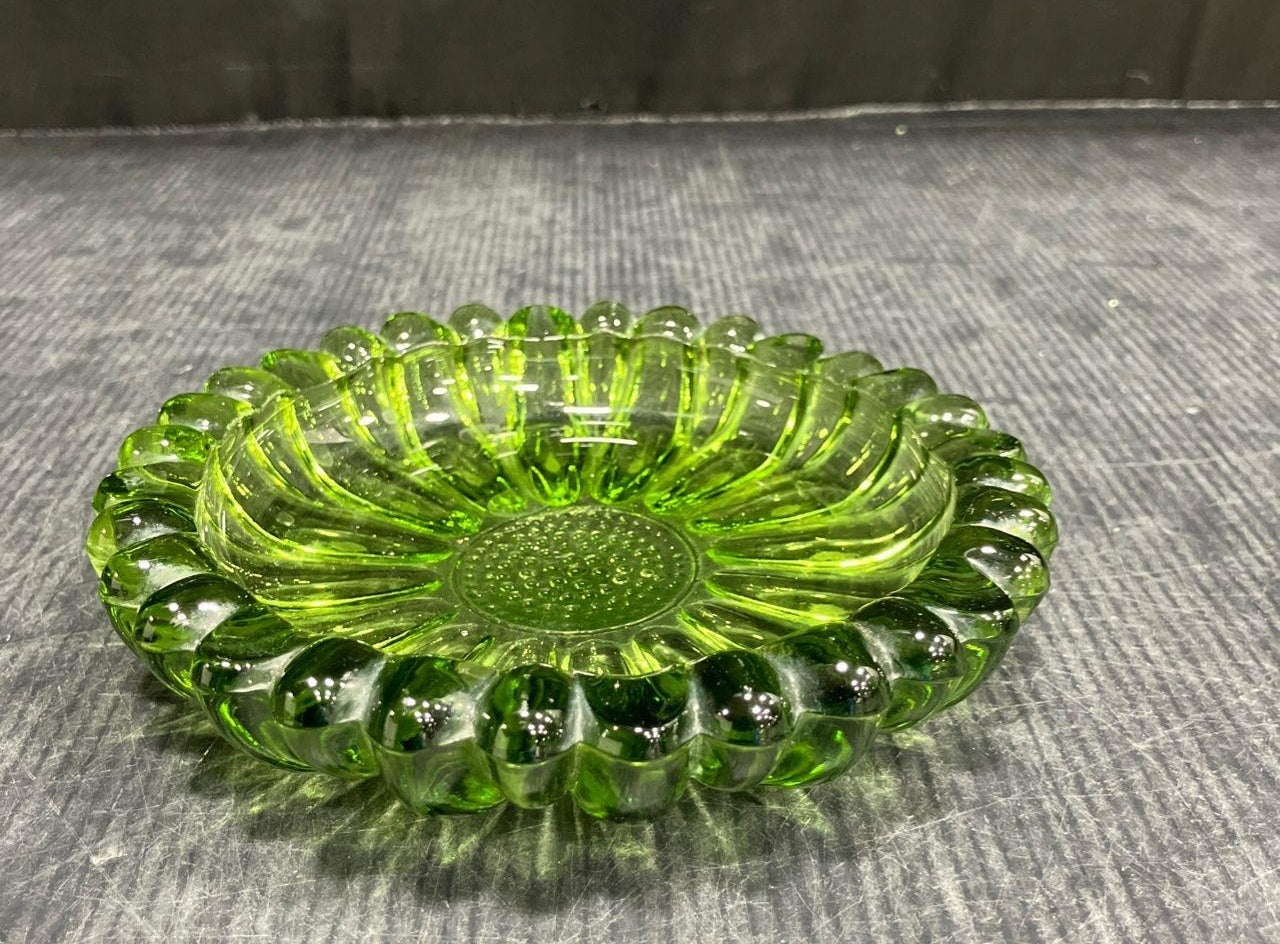 Hazel Atlas Art Glass Ribbed Flower Ashtray Green Pressed Glass Round Dish