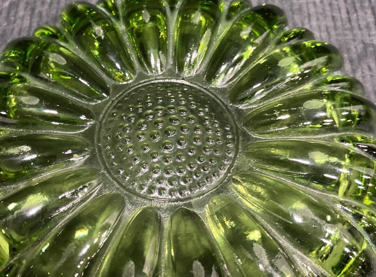 Hazel Atlas Art Glass Ribbed Flower Ashtray Green Pressed Glass Round Dish