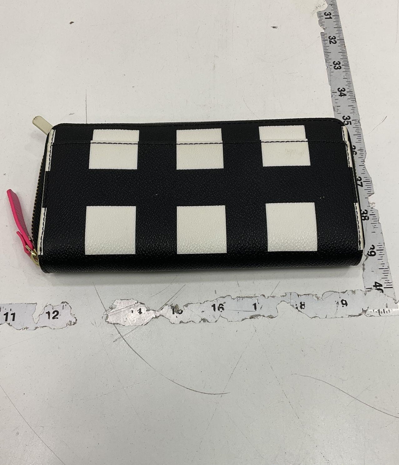 Kate Spade Women Black White Checkerboard Leather Gold Hardware Zipper