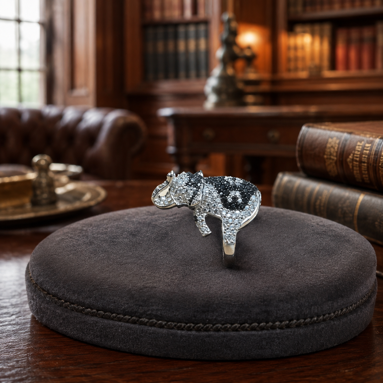 Sterling Silver 925 & CZ Elephant Ring 9.43 Grams Size 7