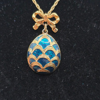 Vintage Avon Gold Tone Bow Necklace Blue Enamel Easter Egg Pendant Signed Charm
