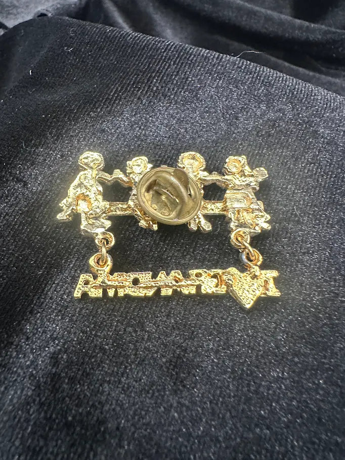 Gold Tone I Love Grandma Figural Brooch with Enamel Children Detail