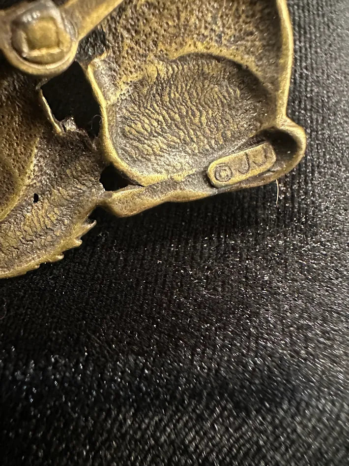 Signed JJ Jonette Jewelry Brooch Antique Gold Tone Figural Two Cats Kissing Mistletoe Enamel Accent Pin