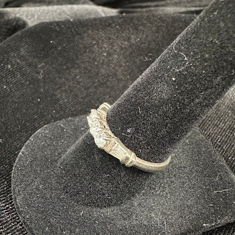 Vintage 925 Sterling Silver Three-Stone CZ Ring with Baguette Accents – Size 7 – 2.0g