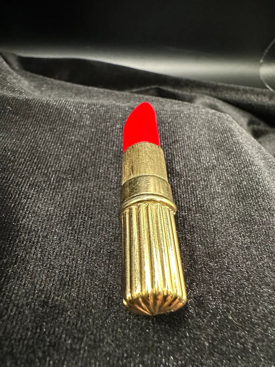 Gold-tone lipstick brooch with red top and ribbed tube, view 6