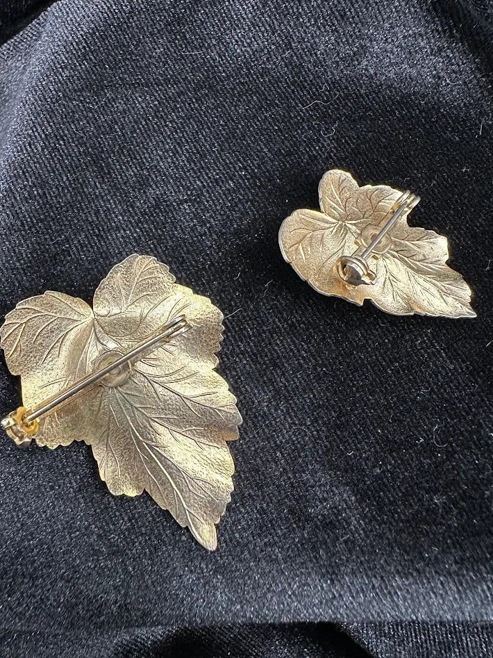 1960s–70s Sarah Coventry Gold Tone Leaf Brooch & Earrings Set Faux Pearl Floral Jewelry