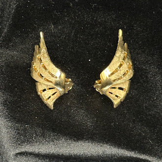 Sculptural gold-tone fan motif clip-on earrings with openwork and layered texture, view 5