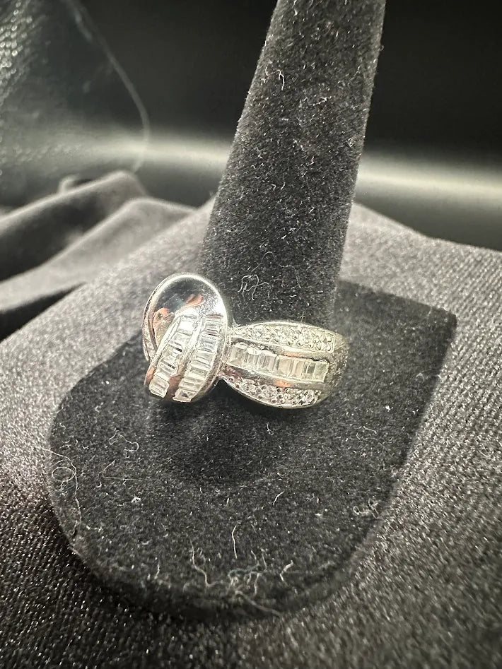 Sterling Silver 925 Knot Ring Baguette & Round CZ Statement Ring Size 8.5 7.14g