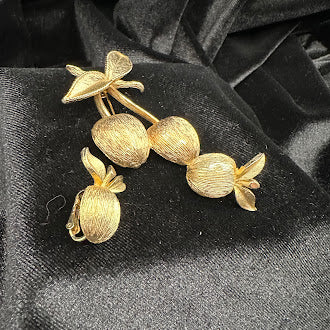 Sarah Coventry Gold Tone Berry Brooch Earring Set Textured Fruit Cluster Vintage Jewelry Matching Set
