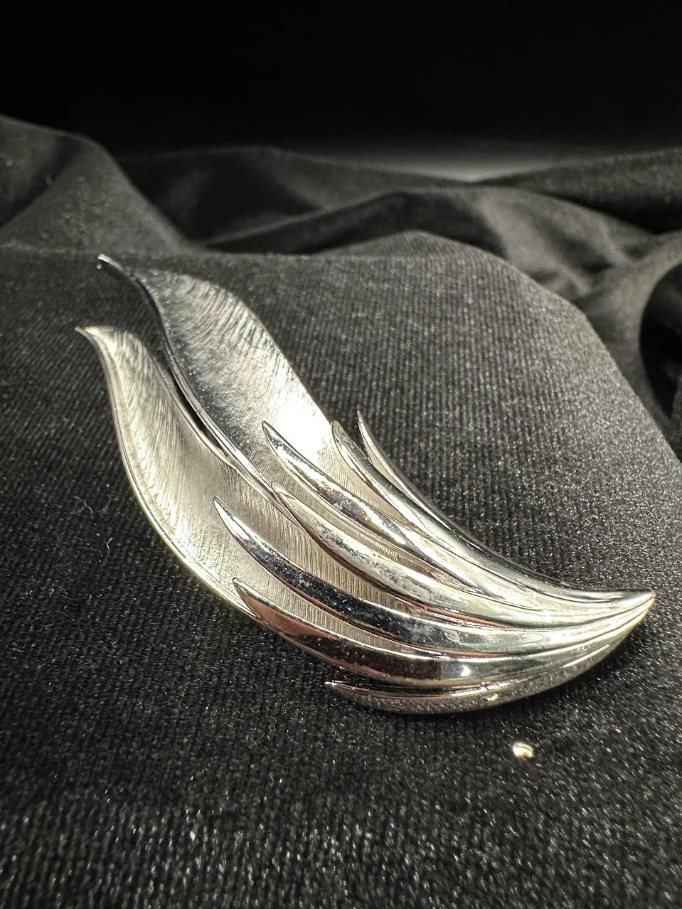 Crown Trifari silver tone feather leaf brooch