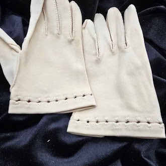 Crescendo beige leather dress gloves size 7 with original packaging