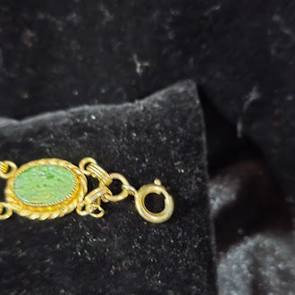 Vintage Gold Tone Oval Green Stone Link Bracelet with Rope Bezel Frames, Classic Estate Cabochon Style, Elegant Heirloom Look
