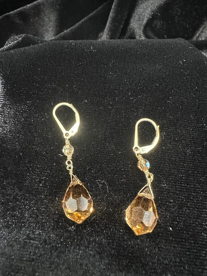 Gold Tone Amber Crystal Drop Earrings Faceted Teardrop Dangle Leverback Elegant Statement Jewelry