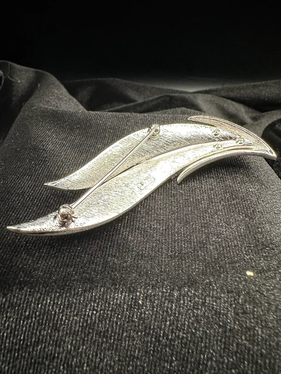Crown Trifari silver tone feather leaf brooch