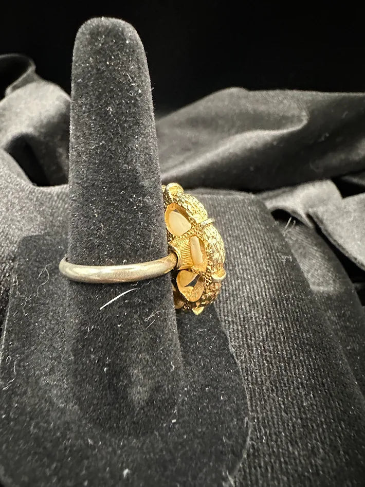1960s–70s Coro Faux Pearl Ring Gold Tone Wreath Setting Statement Ring Size [Insert] Classic Designer