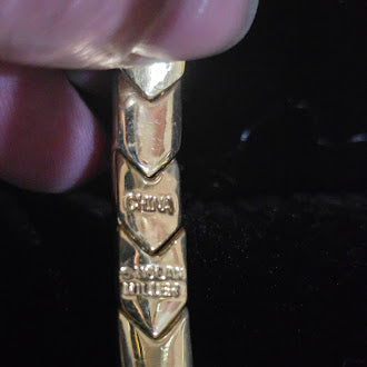 Vintage Nolan Miller Gold Tone Green Glass Accent Stretch Bracelet Estate Designer Vintage Jewelry