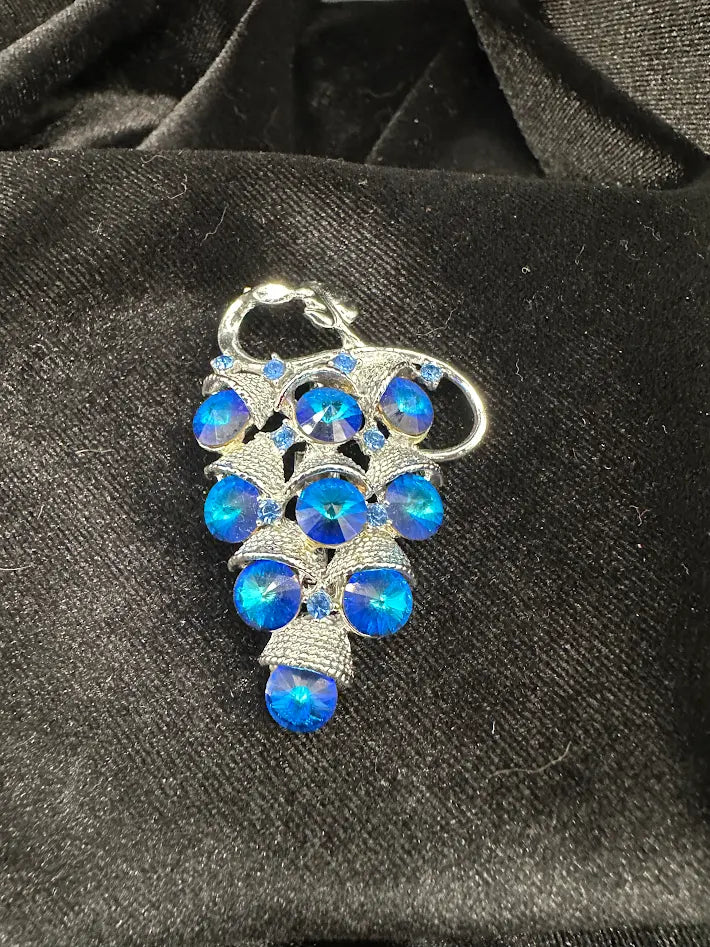 Vintage Blue Crystal Grape Cluster Brooch Silver Tone Aurora Borealis Rhinestone Statement Pin Large Dimensional Fruit Jewelry