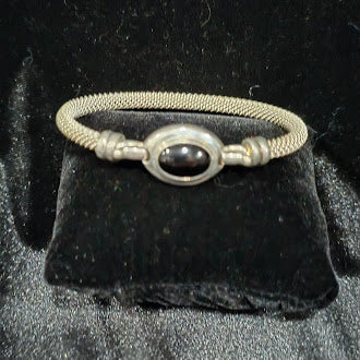 Vintage ESPO SIG 925 Sterling Silver Mesh Hook Bangle Bracelet with Black Onyx Cabochon by Joseph Esposito
