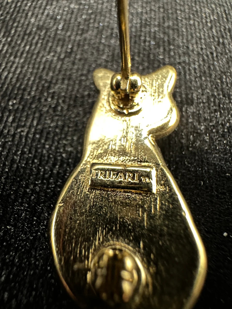 Gold-tone curled black cat brooch with clear crystal collar, view 5