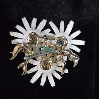 Gold-tone brooch with a cluster of white enamel daisies and yellow centers, view 3