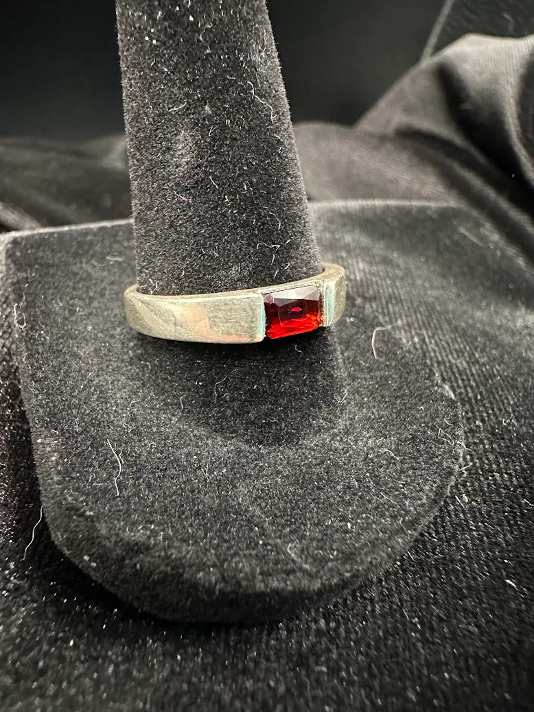 Vintage 925 Sterling Silver Ring Red Accent Modernist Band Size 8.75 Minimalist Statement Jewelry