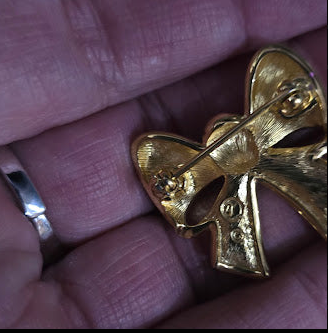 Gold-tone ribbon bow brooch with clear pavé crystals, view 3