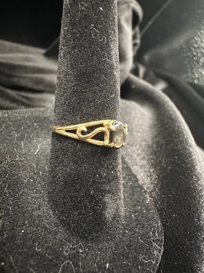 10K Gold Vintage Star Sapphire Ring Cabochon Asterism Size 5.75 Delicate Gold Band