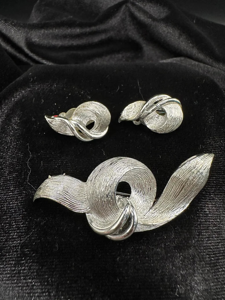 Lisner silver-tone textured swirl ribbon brooch and matching clip earrings, view 2