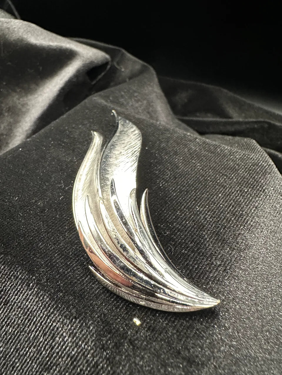 Silver-tone feather leaf brooch with polished and brushed textures, view 4
