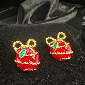1980s–1990s Don-Lin Gold Tone Red Enamel Christmas Gift Clip Earrings Holiday Ribbon Bow Statement