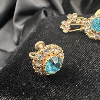 Vintage Blue Rhinestone Brooch and Screw Back Earrings Set Gold Tone Matching Demi Parure
