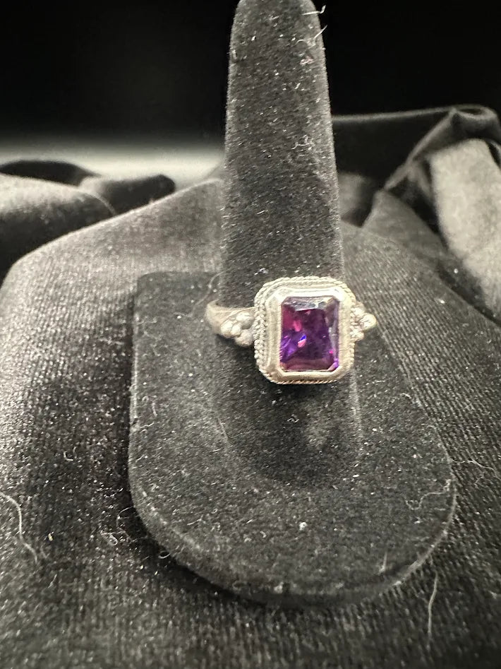 Vintage 925 Sterling Silver Cushion Cut Purple Amethyst Ring